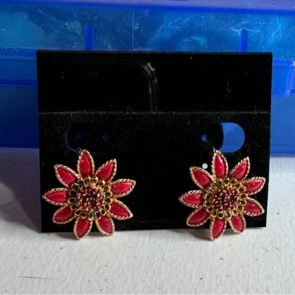 Coro Red Enamel Flower Clip-On Earrings Green Yellow Accents Vintage - Picture 4 of 5
